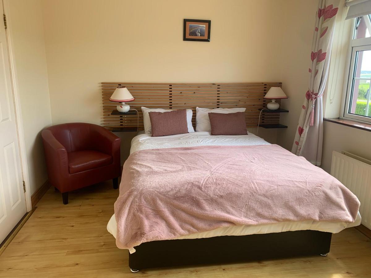 Brownes Bed and Breakfast Emlagh East Εξωτερικό φωτογραφία